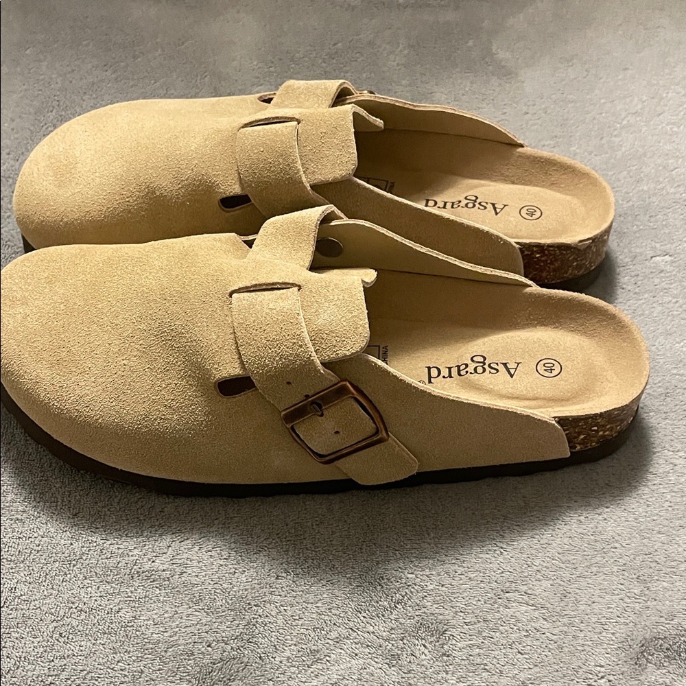 Women's Beige Suede Mules New w/o tags - Picture 2 of 5